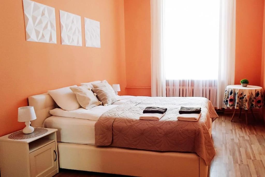Spacious Old Town Family Peachy 2 Bedrooms Apartment, Nearby The Riga Presidential Castle Buitenkant foto
