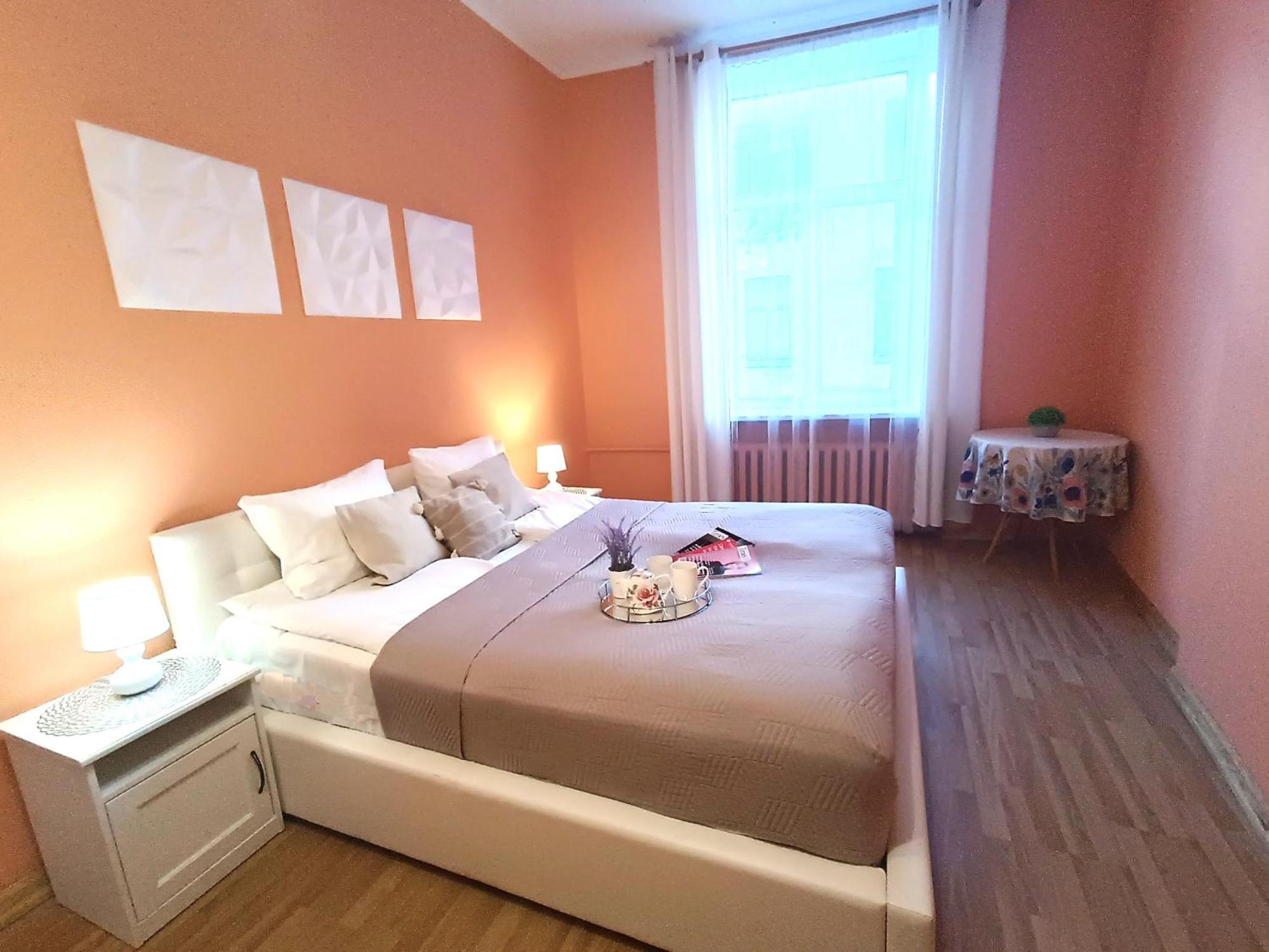 Spacious Old Town Family Peachy 2 Bedrooms Apartment, Nearby The Riga Presidential Castle Buitenkant foto