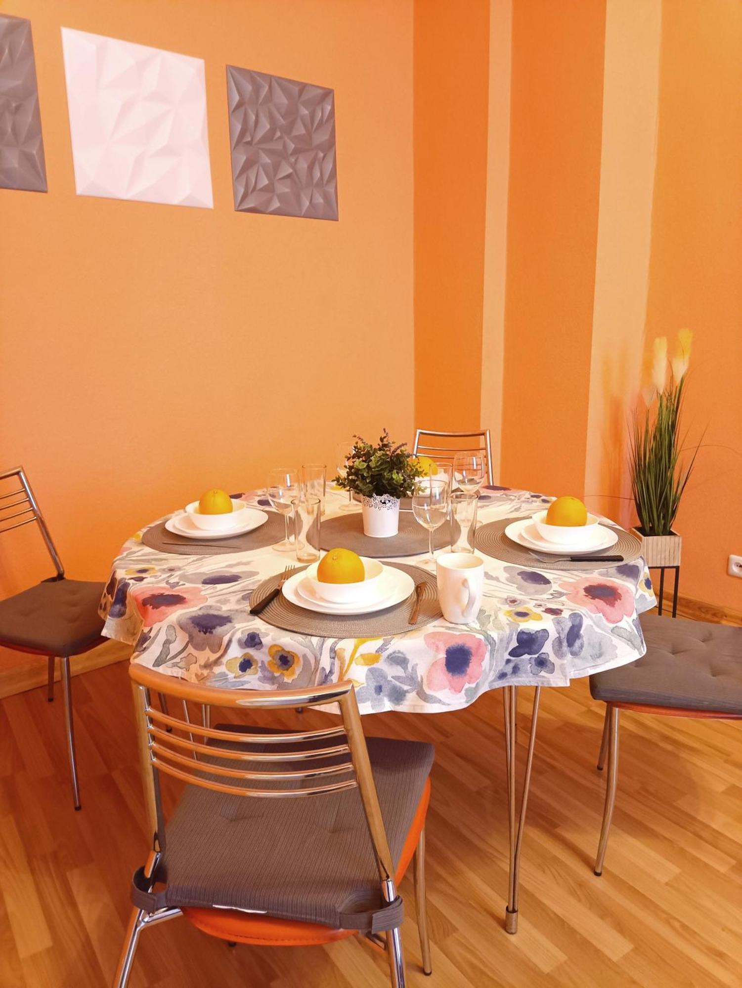 Spacious Old Town Family Peachy 2 Bedrooms Apartment, Nearby The Riga Presidential Castle Buitenkant foto